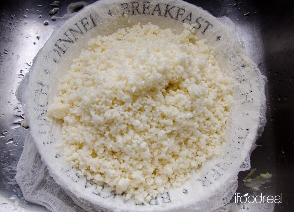 cooling cauliflower rice for healthy pizza crust