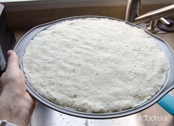 How to make cauliflower pizza crust