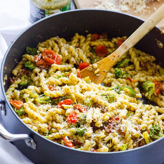 Quick and Easy Healthy Pasta with Pesto Recipe 