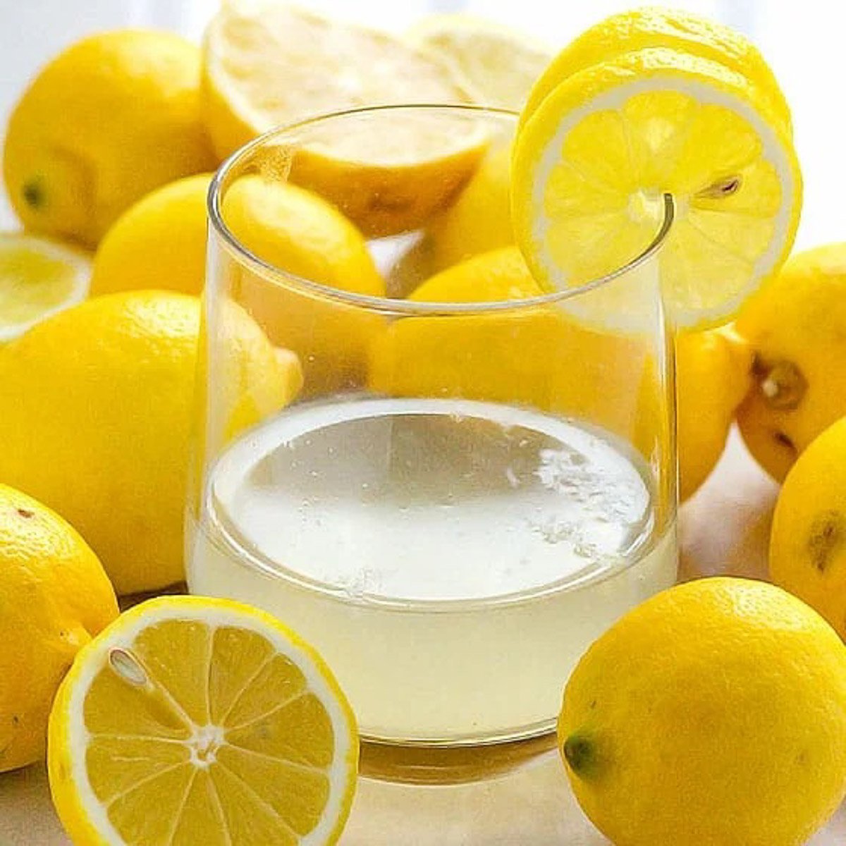How to Make Lemon Water With Lemon Juice 