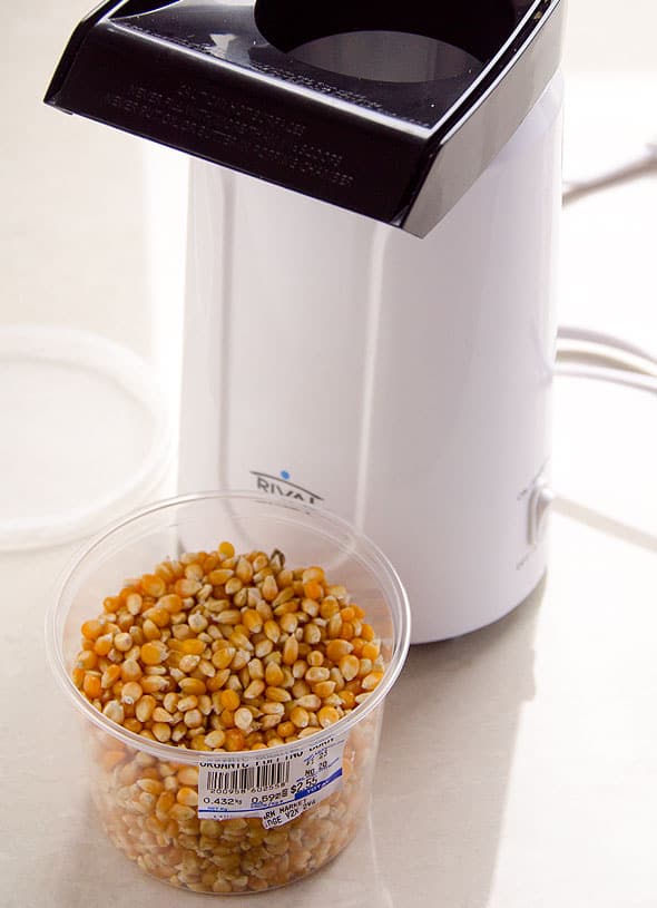 organic popcorn kernels and popcorn maker