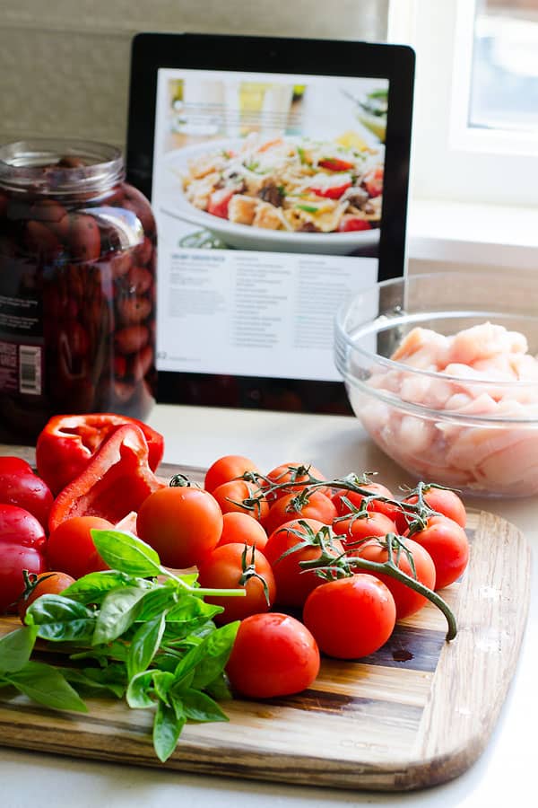 tomatoes, chicken breast, olives, basil, bell pepper