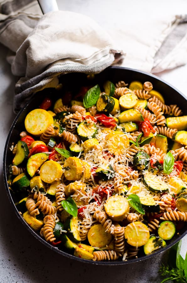 vegetarian pasta recipe with zucchini and tomatoes