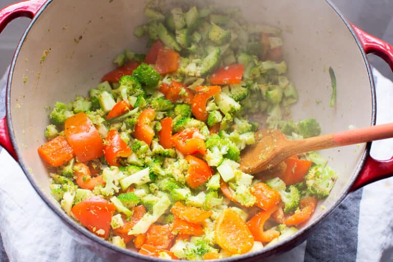 One Pot Chicken Quinoa {Ukrainian Pilaf Recipe}