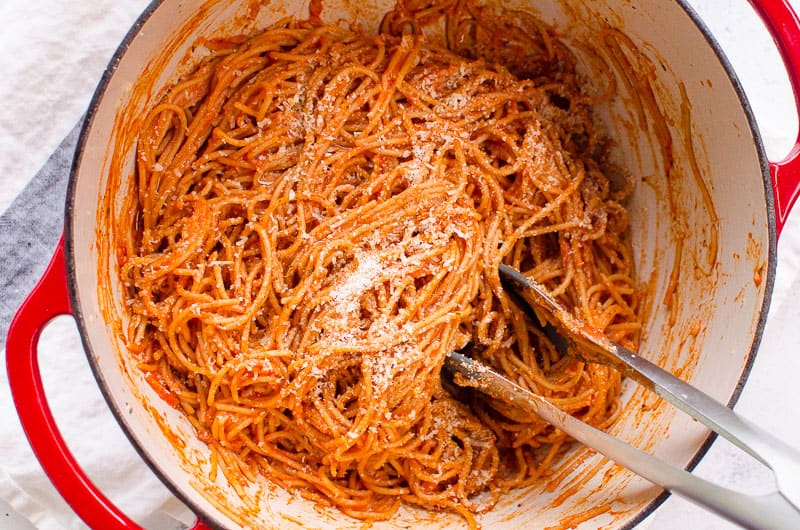 spaghetti with tomato sauce in pot