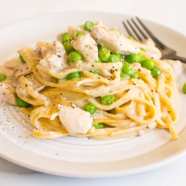 Healthy Chicken Alfredo {30 Minutes!} - iFoodReal.com