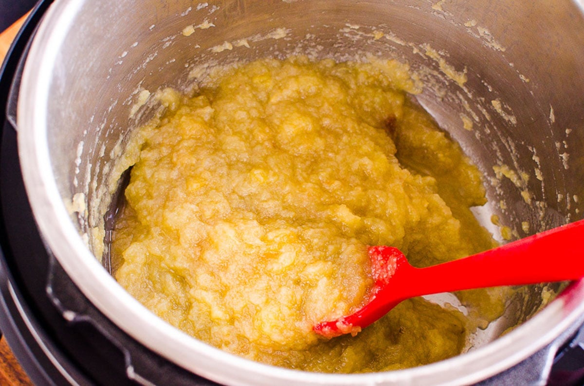 Mashed apples in Instant Pot.