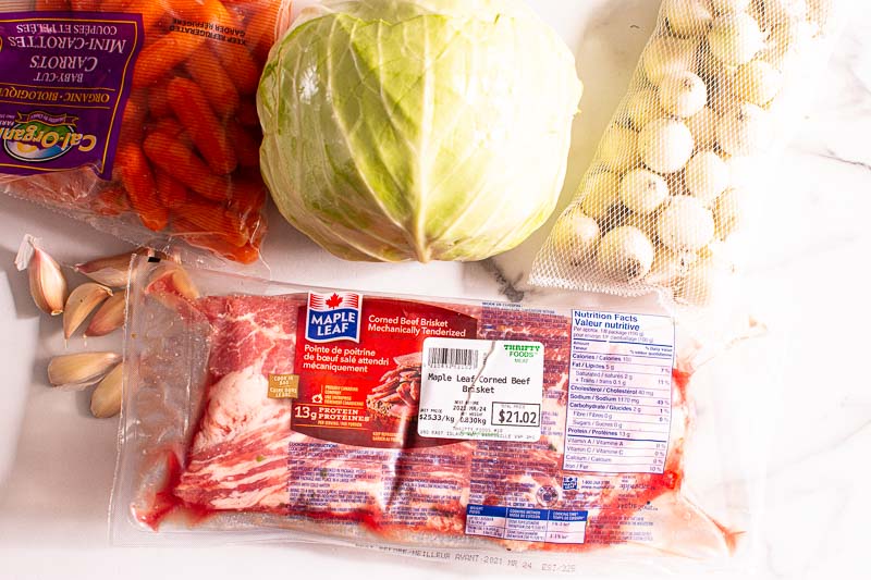 cabbage, carrots, onion, garlic, corned beef brisket