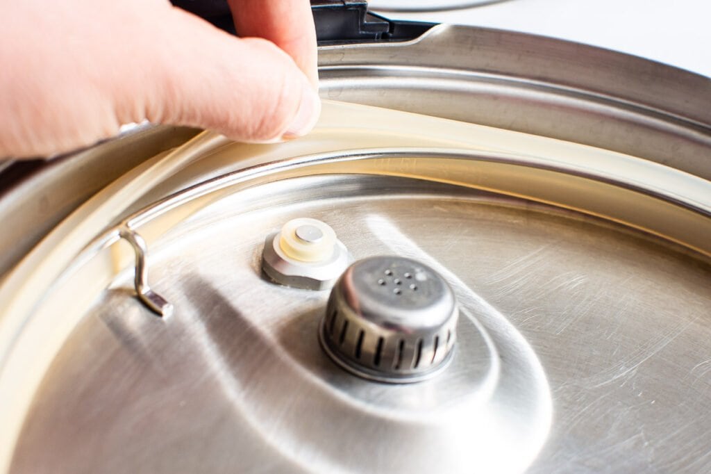 silicone ring inside the lid of pressure cooker