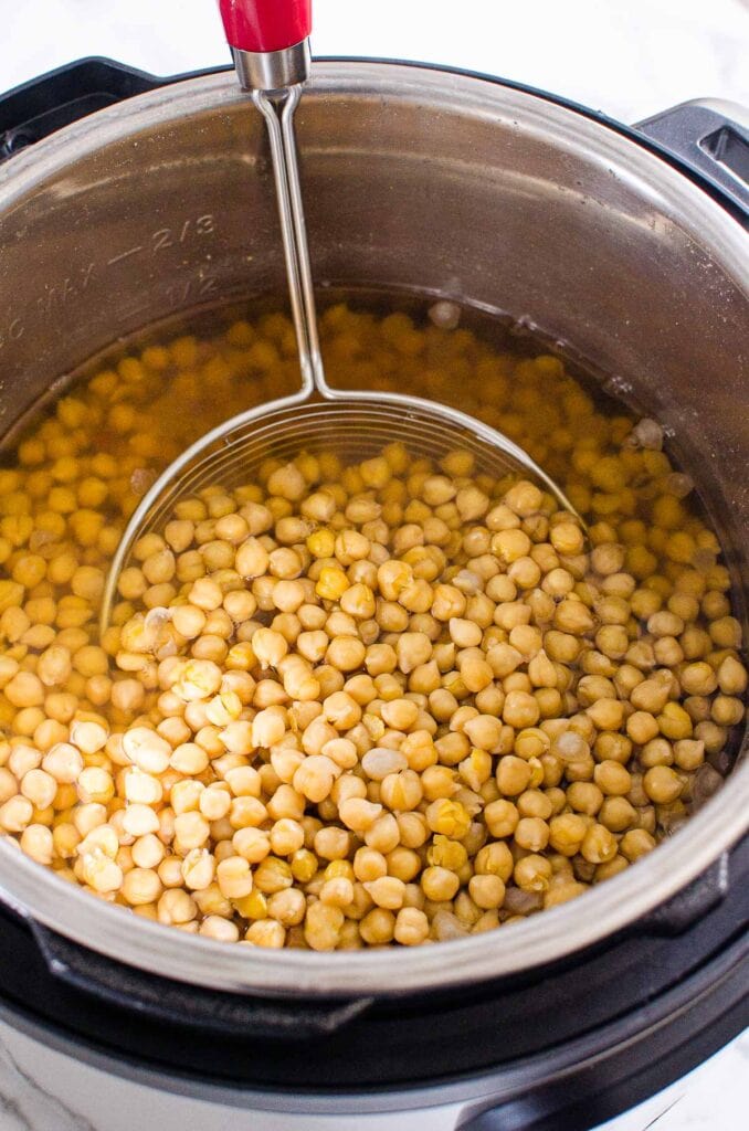 instant pot chickpeas with strainer