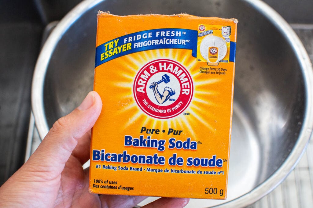 baking soda in a box