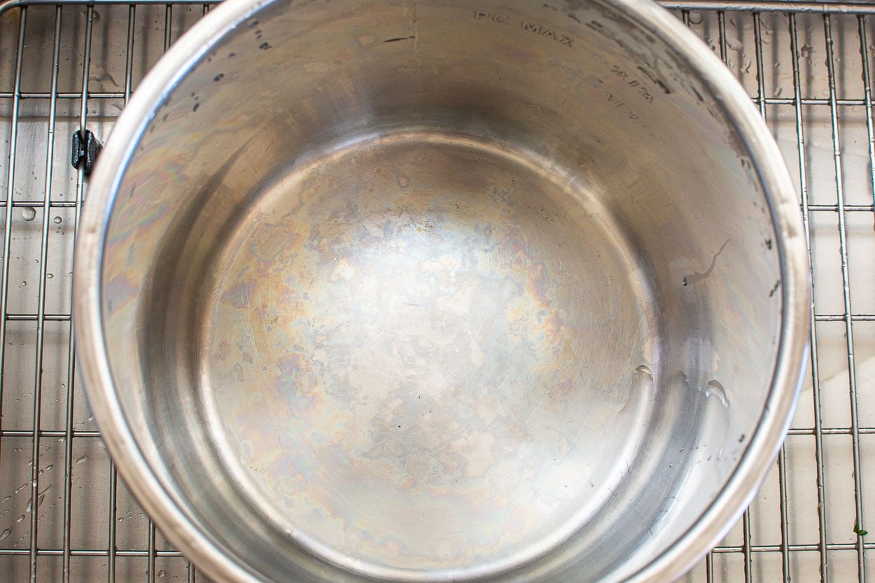 discoloured inner pot