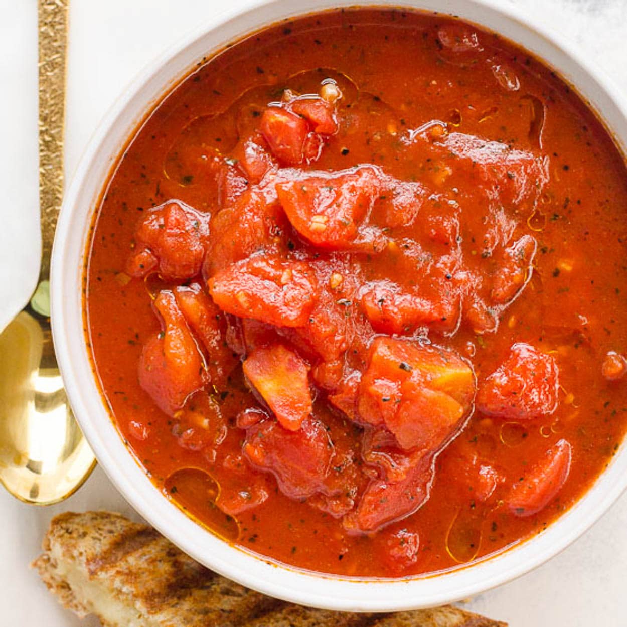 Chunky Fresh Tomato Oregano Soup. A healthy delicious lunch!