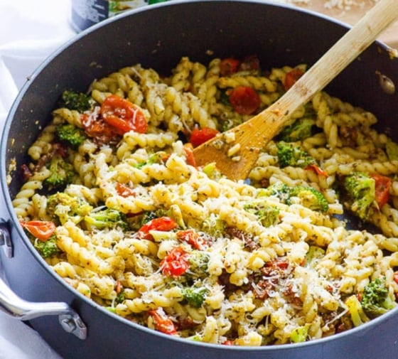 Healthy Pasta with Pesto and Broccoli