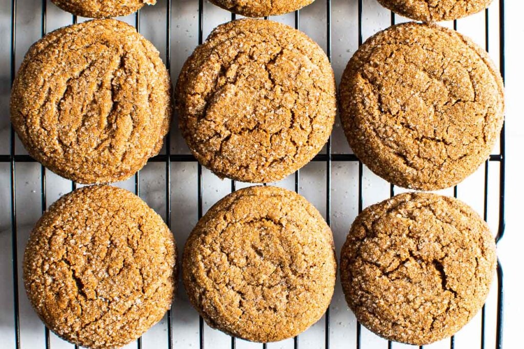 Healthy gingersnap cookies on baking rack. 