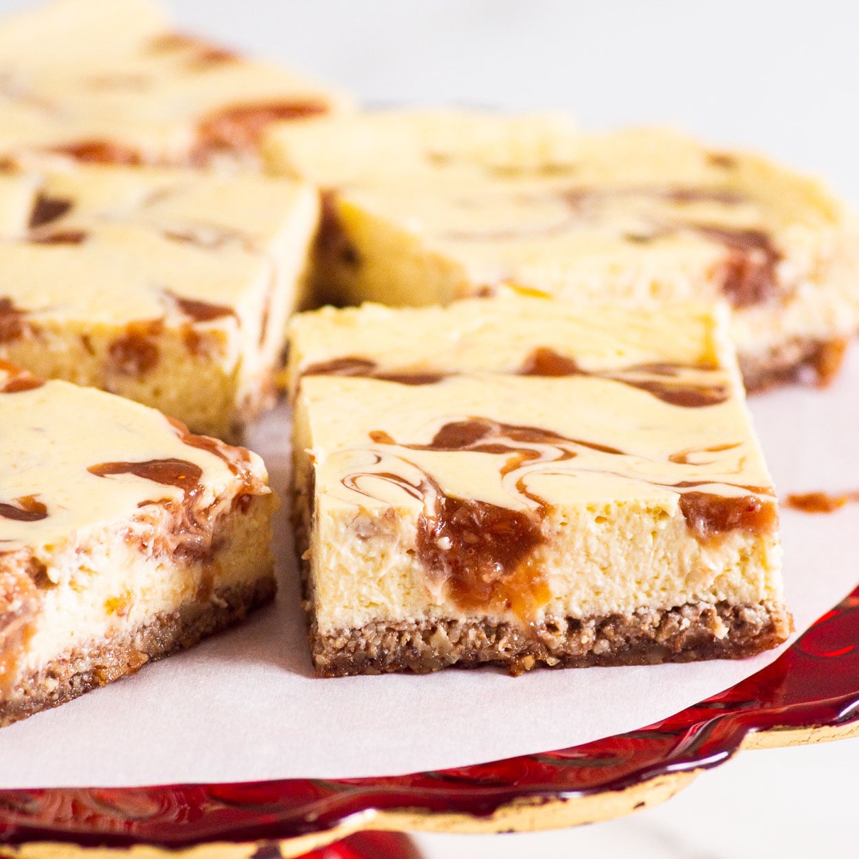 Healthy Strawberry Cheesecake Bars