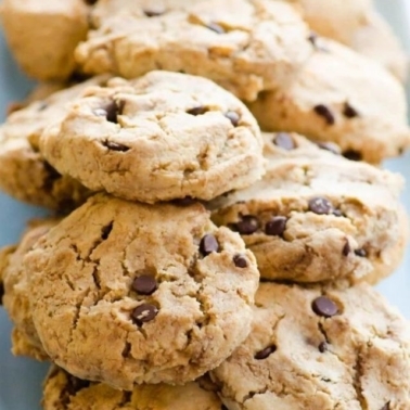 almond flour chocolate chip cookies