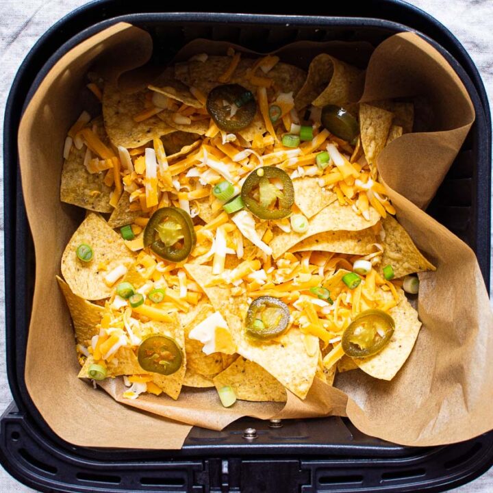 https://ifoodreal.com/wp-content/uploads/2022/01/cropped-air-fryer-nachos-recipe-2.jpg