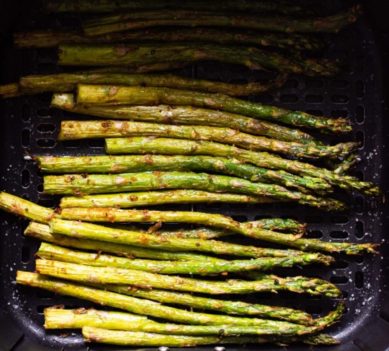 Crispy Air Fryer Asparagus with Garlic