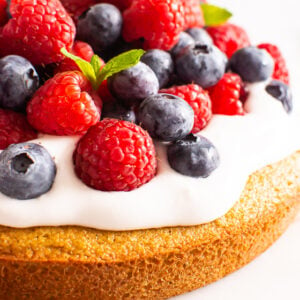 almond flour cake recipe with fresh berries
