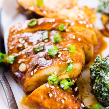 baked honey garlic chicken breast with healthy sauce