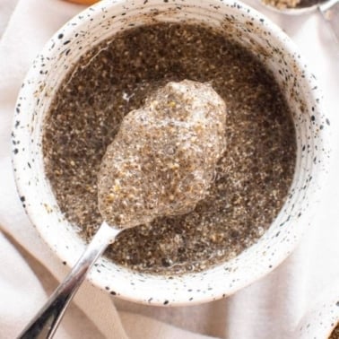 How to make a chia egg with chia seeds and water in a bowl.