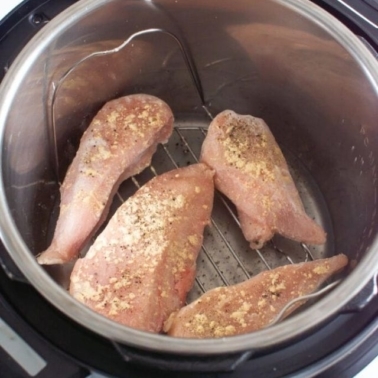 Instant Pot frozen chicken breast in pressure cooker.