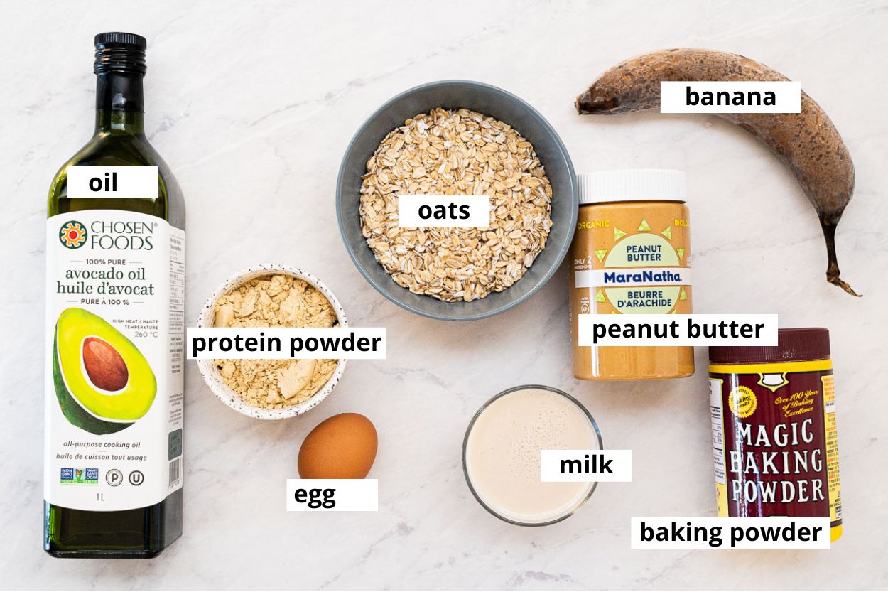 Oats, protein powder, peanut butter, banana, milk, egg, baking powder, oil. 