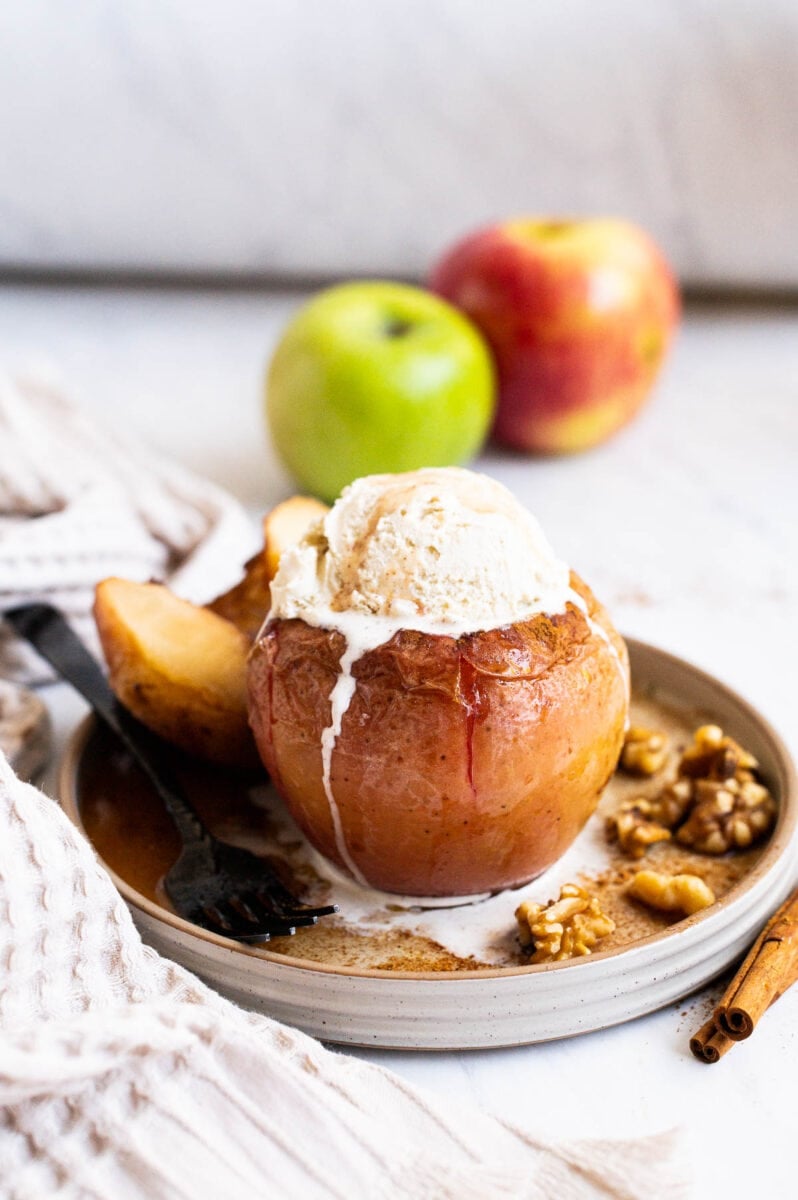 Healthy Baked Apples - iFoodReal.com