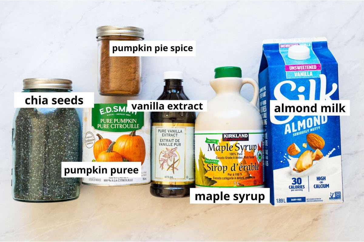 Chia seeds, pumpkin puree, almond milk, maple syrup, pumpkin pie spice, vanilla extract.
