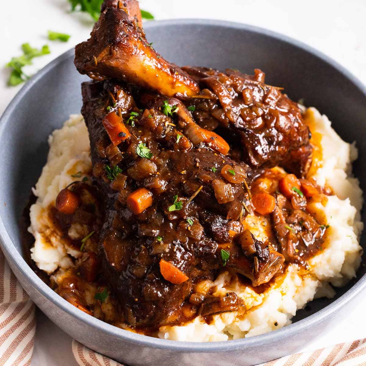 Slow Braised Lamb Shanks for All Seasons (with Sauce and Vegetables)