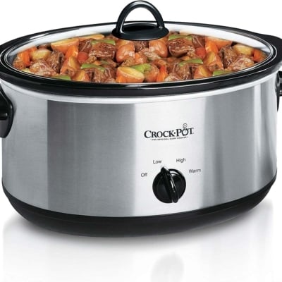 Crockpot with a lid.