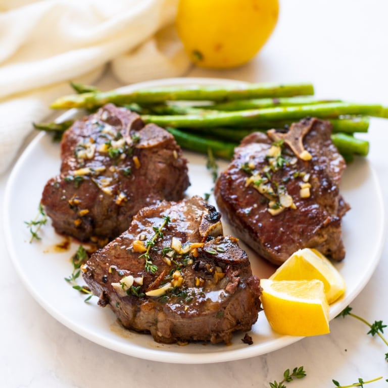 Lamb Loin Chops with Lemon and Thyme - iFoodReal.com