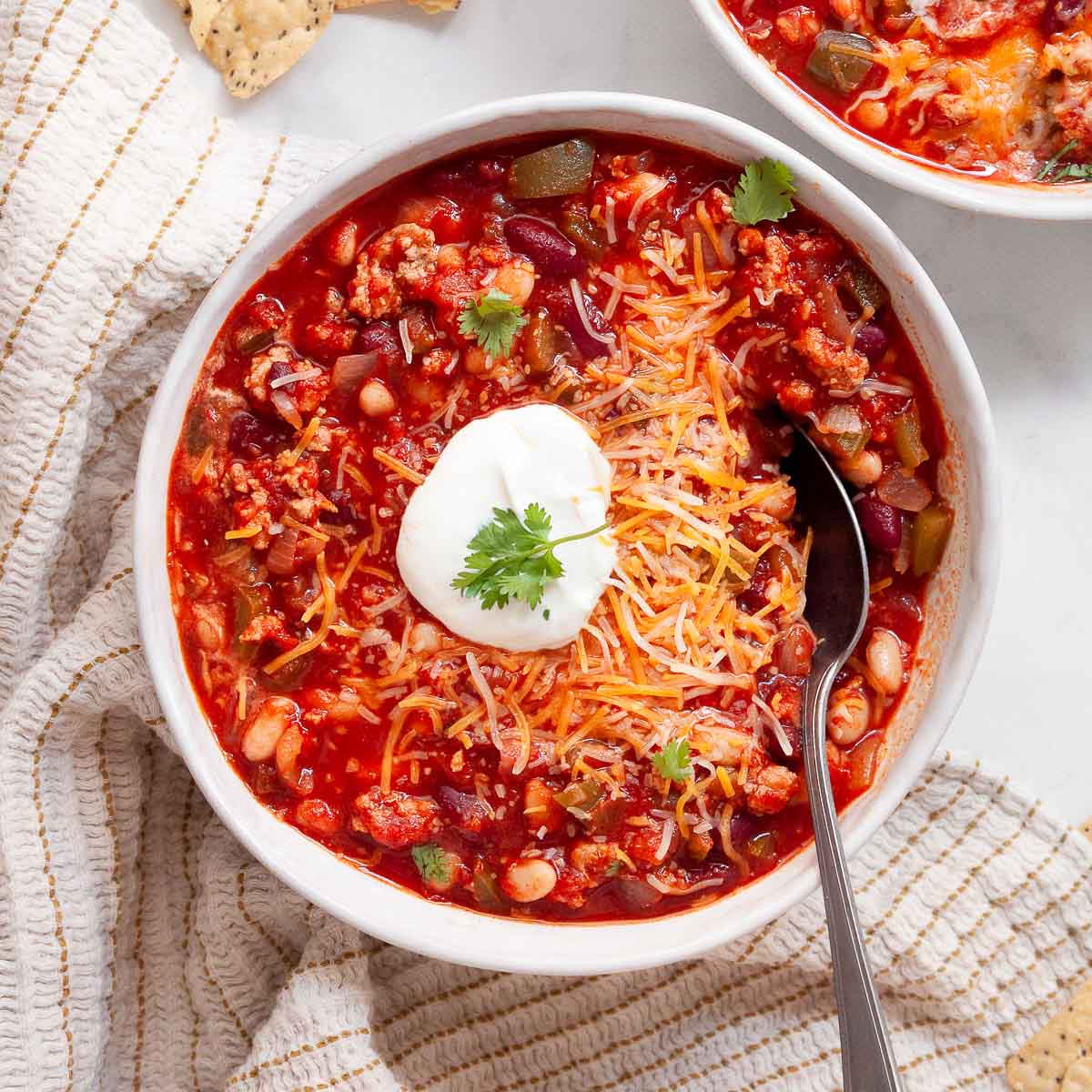 https://ifoodreal.com/wp-content/uploads/2023/04/fg-healthy-turkey-chili-2.jpg