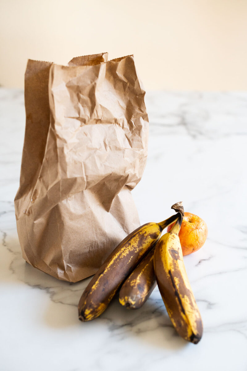 How To Ripen Bananas Faster - IFoodReal.com