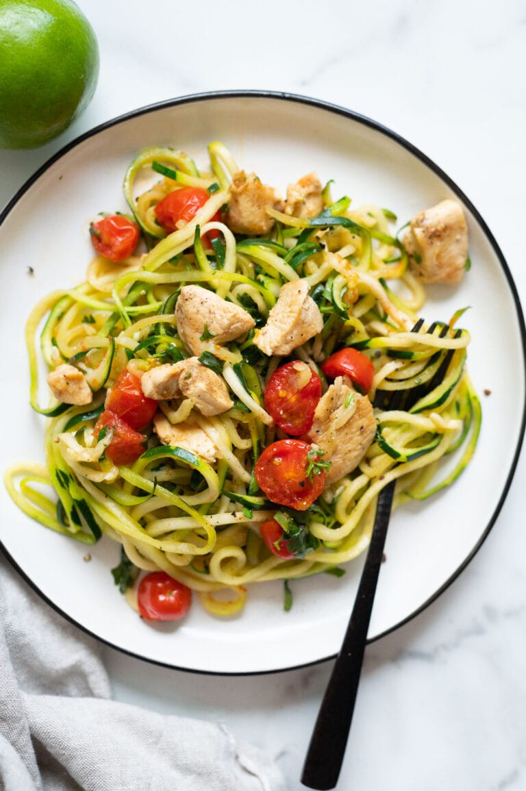 Zucchini Noodles with Chicken, Cilantro and Lime - iFoodReal.com