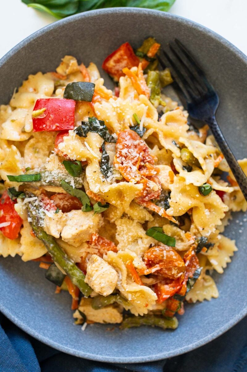 Chicken Pasta Primavera - iFoodReal.com