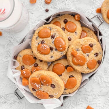 Salted caramel chickpea cookies in a serving dish.